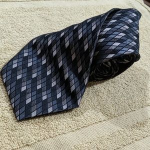 Diamond Pattern Neck Tie